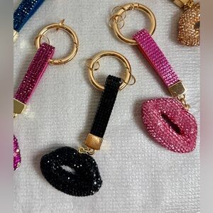 Cute Lips Shaped Keychain, Key Decor, Bag Charm Accessories
Zinc Alloy